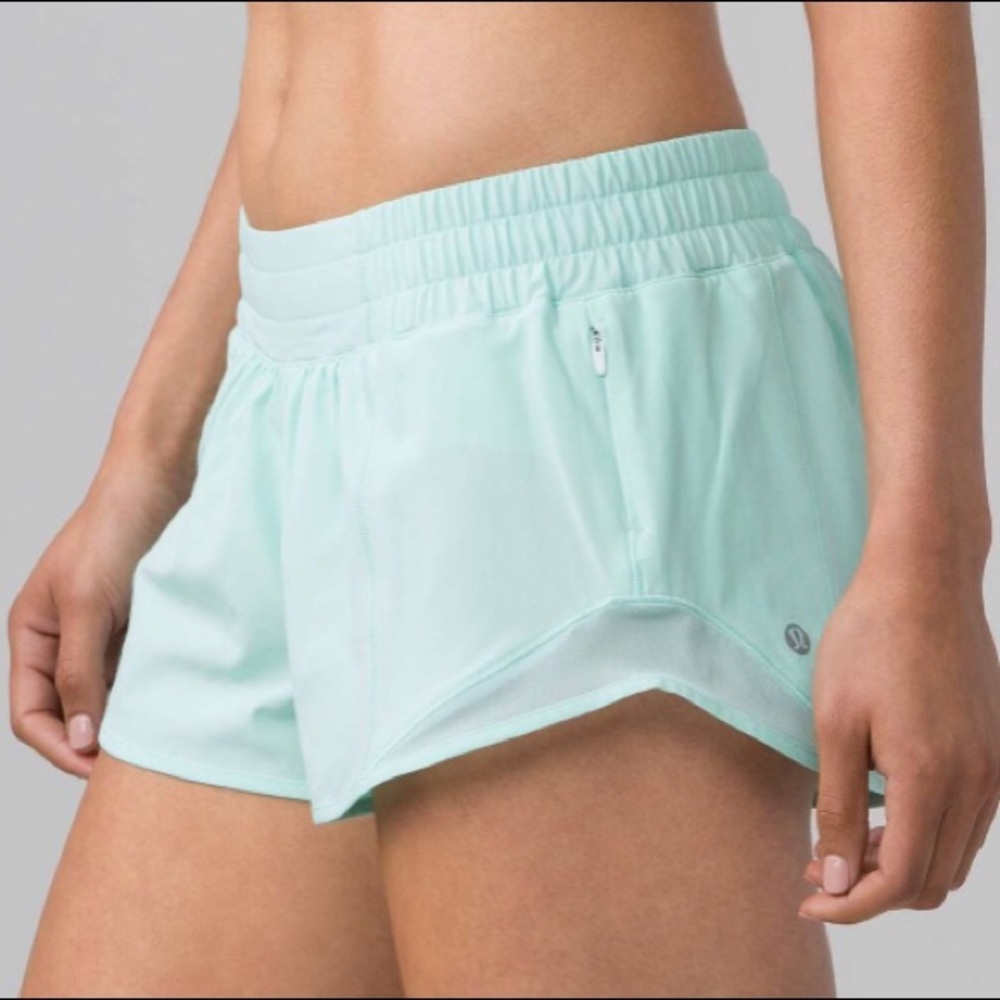 Lululemon Hotty Hot Shorts 4 inch — Rare “toothpaste” color